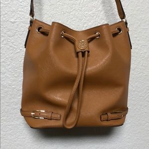Tory Burch Crossbody Bucket Bag!! Like new!